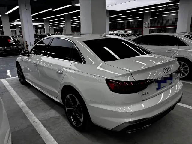 Audi A4L — Фото автомобиля 16