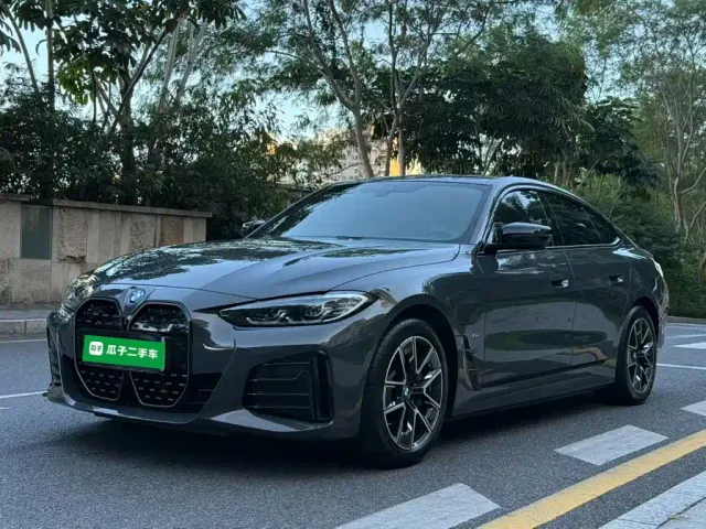 Фотография автомобиля — BMW i4