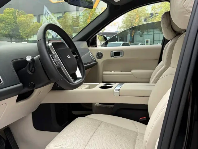 Li Auto L9 — Фото автомобиля 7