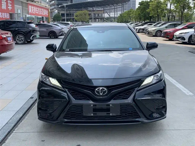 Toyota Camry — Фото автомобиля 2