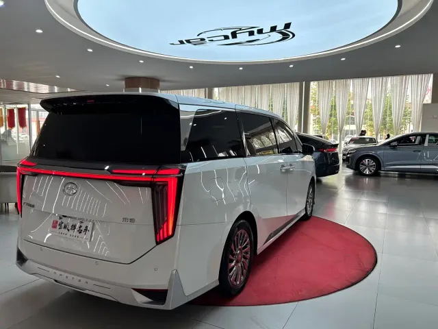 GAC Trumpchi M8 — Фото автомобиля 5