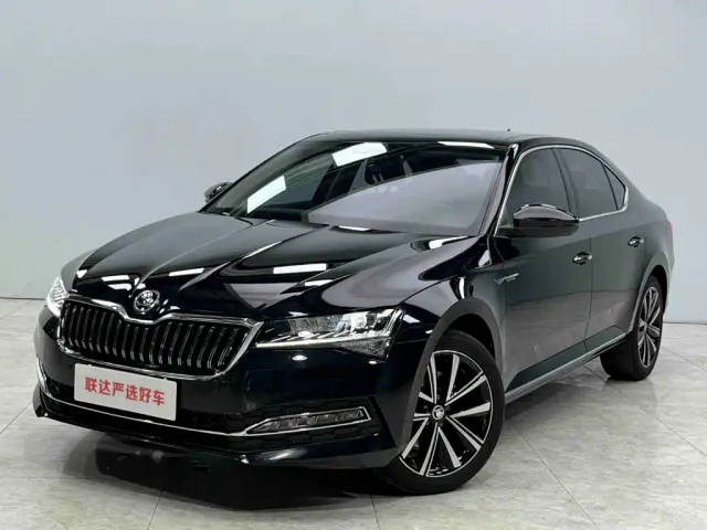 Skoda Superb — Фото автомобиля 2