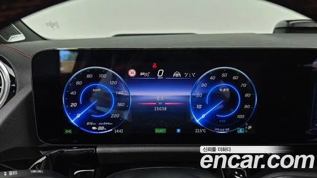 Mercedes-Benz EQA H243 — Фото автомобиля 11