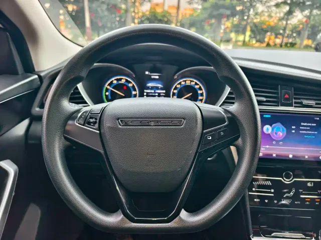 Venucia D60 EV — Фото автомобиля 9