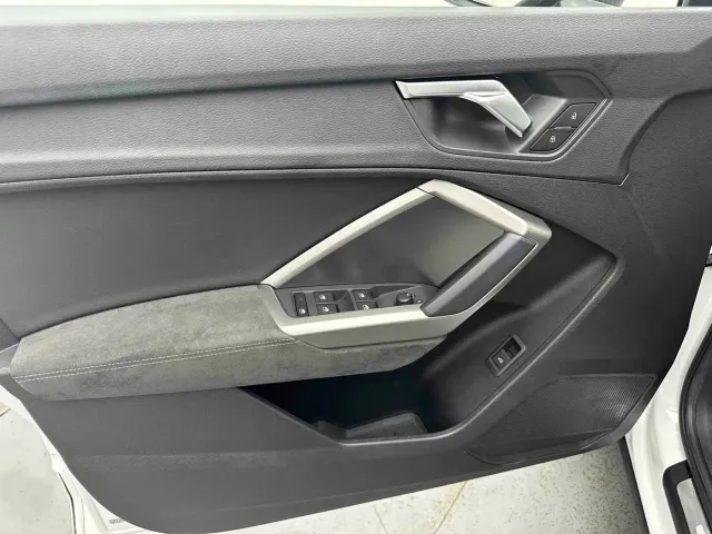 Audi Q3 — Фото автомобиля 10