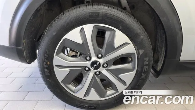 Kia Niro — Фото автомобиля 5
