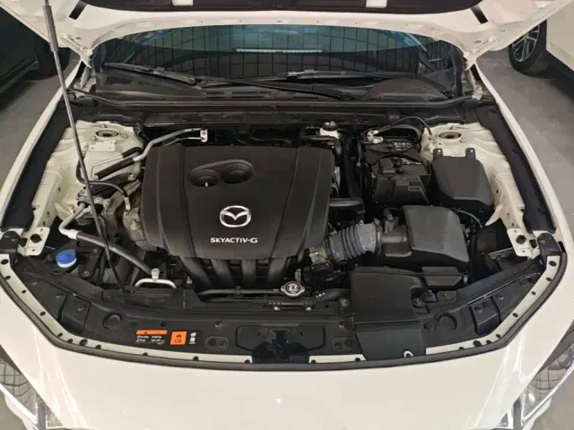 Mazda Axela — Фото автомобиля 19