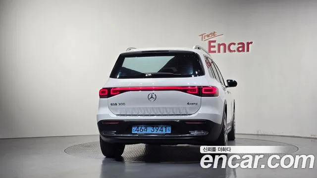 Mercedes-Benz EQB X243 — Фото автомобиля 4