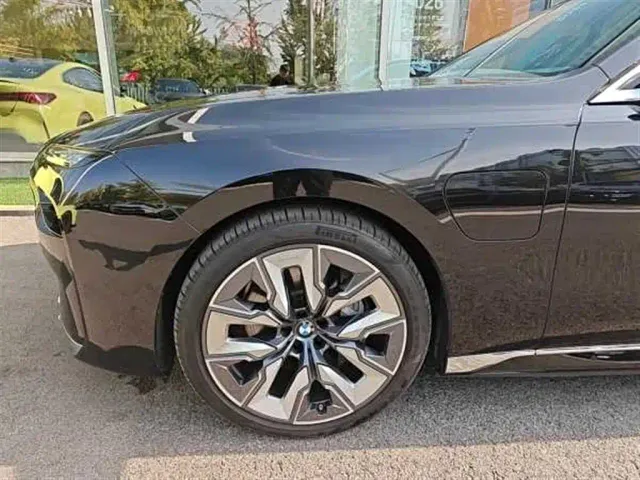 BMW i7 — Фото автомобиля 6
