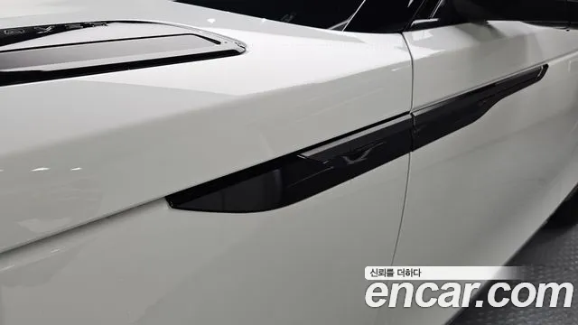 Land Rover Range Rover Velar Range Rover Velar 2.0 P250 Dynamic SE — Фото автомобиля 20