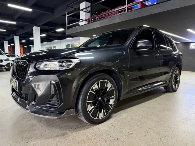Фотография автомобиля — BMW iX3