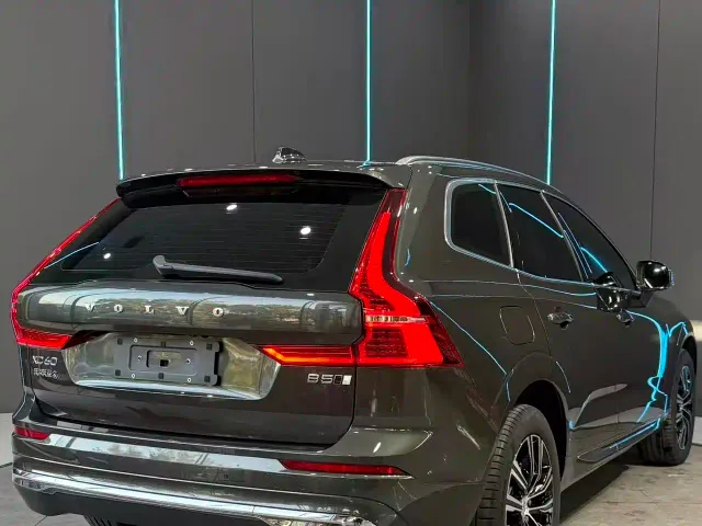 Volvo XC60 — Фото автомобиля 8