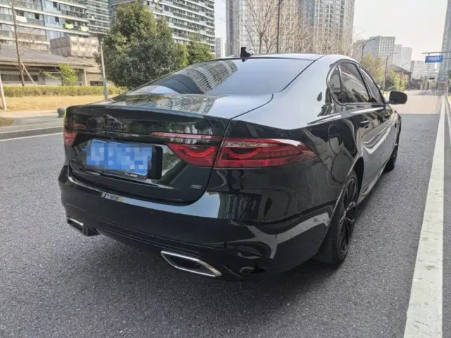 Jaguar XFL — Фото автомобиля 4