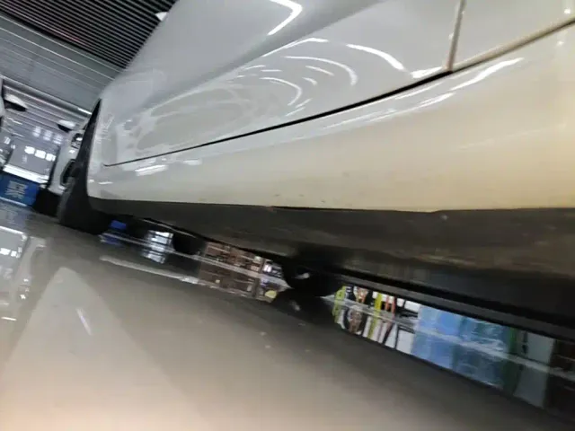Tesla Model 3 — Фото автомобиля 20