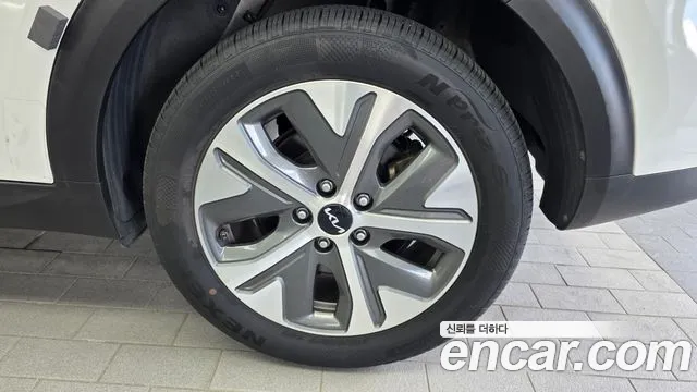 Kia Niro Niro Plus Air — Фото автомобиля 17