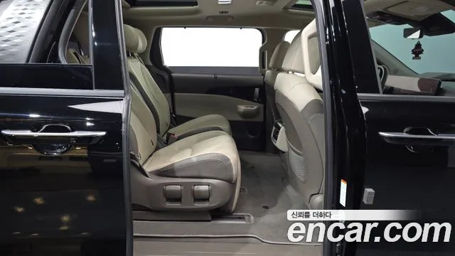 Kia Carnival Generation 4 — Фото автомобиля 12