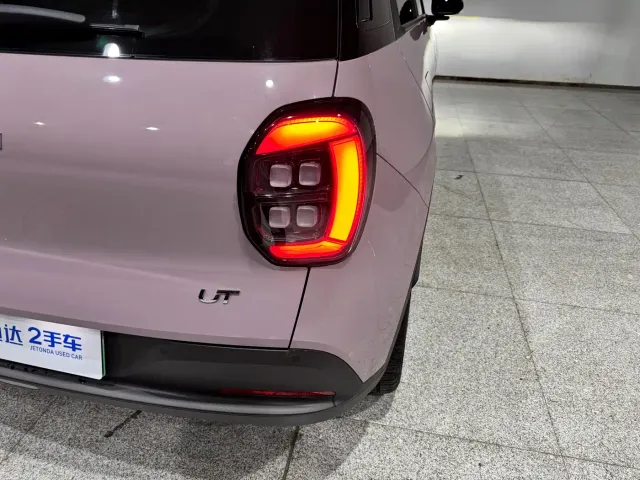 GAC AION UT super — Фото автомобиля 25