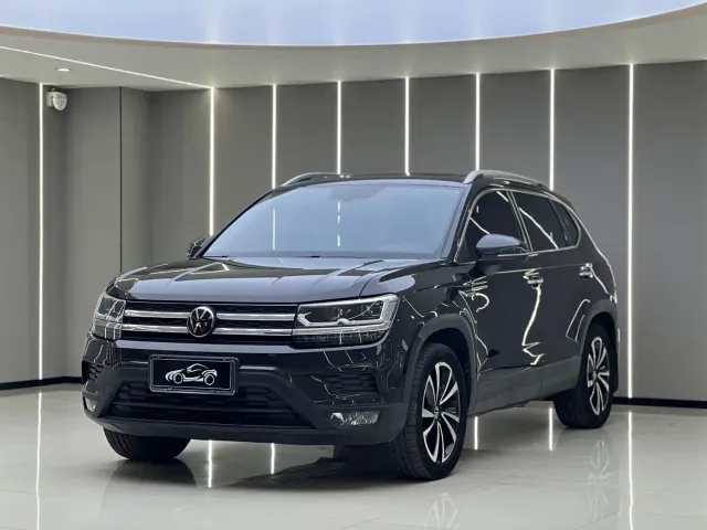 Фотография автомобиля — Volkswagen Tharu