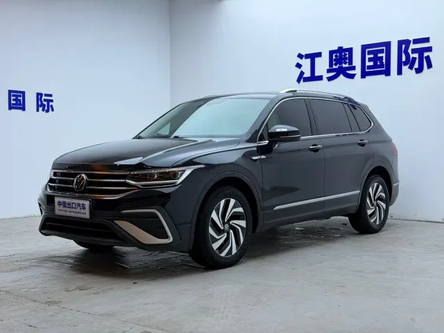 Фотография автомобиля — Volkswagen Tiguan L
