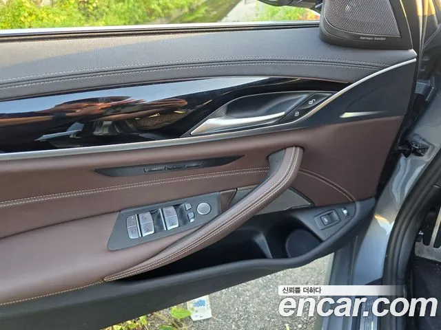 BMW 5 Series G30 — Фото автомобиля 8