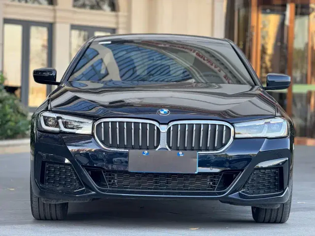 BMW 5 Series — Фото автомобиля 2