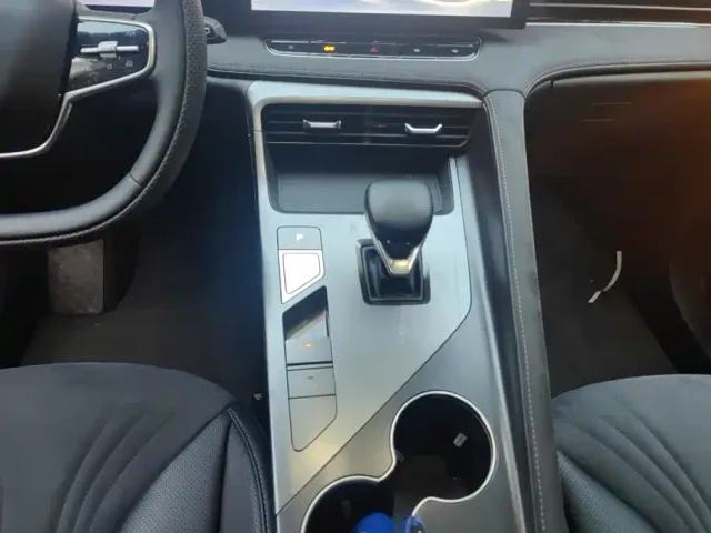 Roewe D5X DMH — Фото автомобиля 16