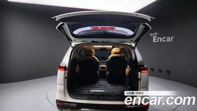 Kia Canival Carnival 4 поколение Дизель 7 мест Signature — Фото автомобиля 20