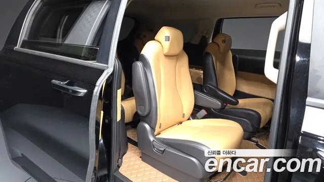 Kia Canival Carnival 4 поколение Дизель 9 мест Prestige — Фото автомобиля 8