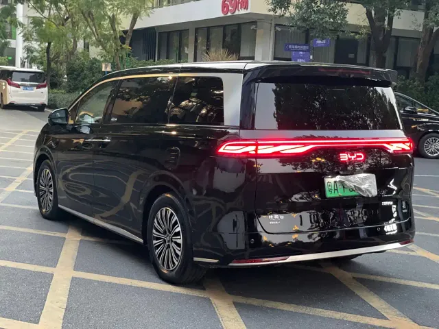 BYD Xia — Фото автомобиля 4