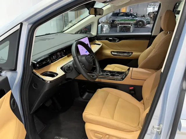 GAC Trumpchi E8 — Фото автомобиля 8