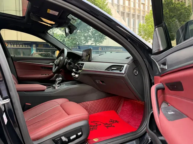 BMW 5 Series — Фото автомобиля 9