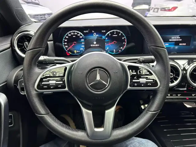Mercedes-Benz A-Class — Фото автомобиля 12