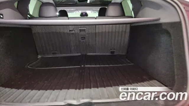Tesla Model Y — Фото автомобиля 8