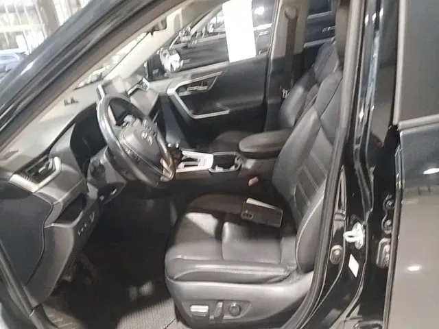 Toyota RAV4 — Фото автомобиля 14