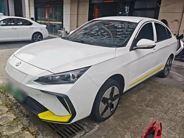 Фотография автомобиля — Dongfeng Fengshen E70