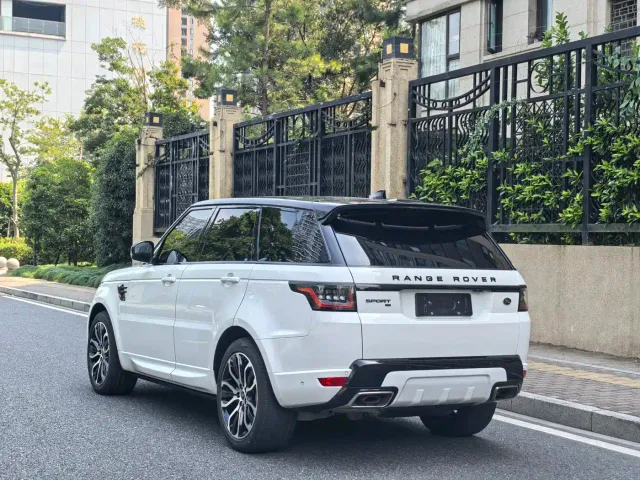 Land Rover Range Rover Sport — Фото автомобиля 16