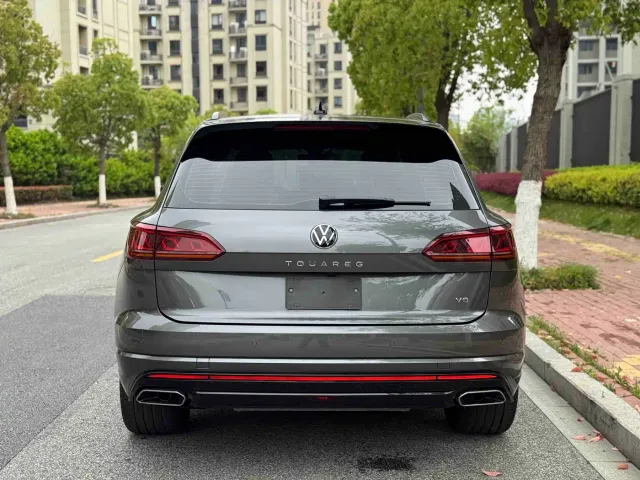 Volkswagen Touareg — Фото автомобиля 12