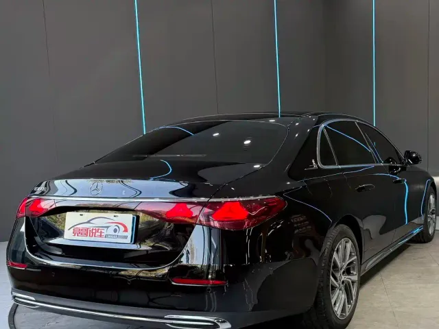 Mercedes-Benz E-Class — Фото автомобиля 6