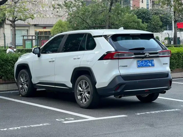 Toyota Wildlander — Фото автомобиля 6