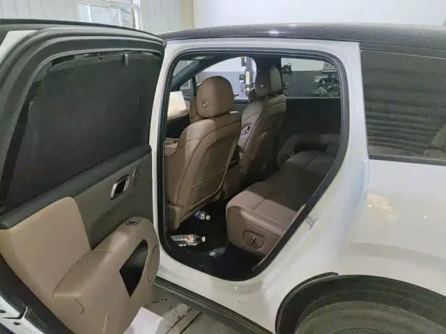 Li Auto i6 — Фото автомобиля 3