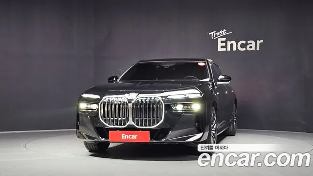 BMW 7-Series — Фото автомобиля 3
