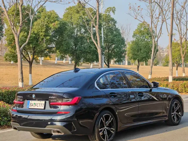 BMW 3 Series — Фото автомобиля 14
