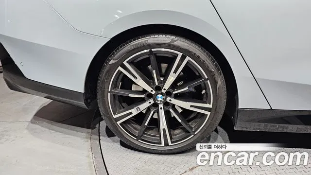 BMW 5-Series 5 серия (G60) 530i xDrive M Sport — Фото автомобиля 5