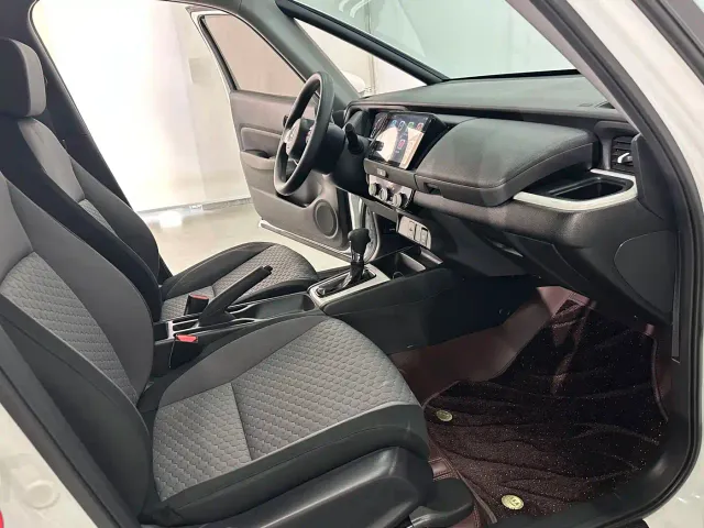 Honda Fit — Фото автомобиля 5