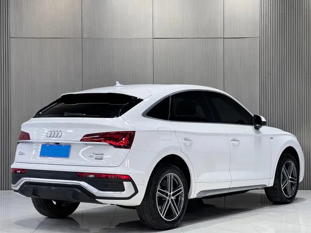 Audi Q5L Sportback — Фото автомобиля 5