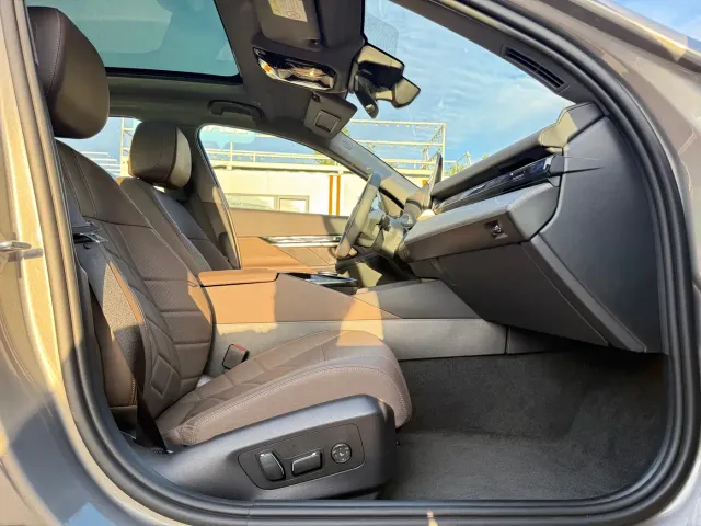 BMW i5 — Фото автомобиля 16