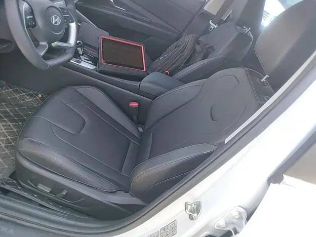 Hyundai Elantra — Фото автомобиля 14