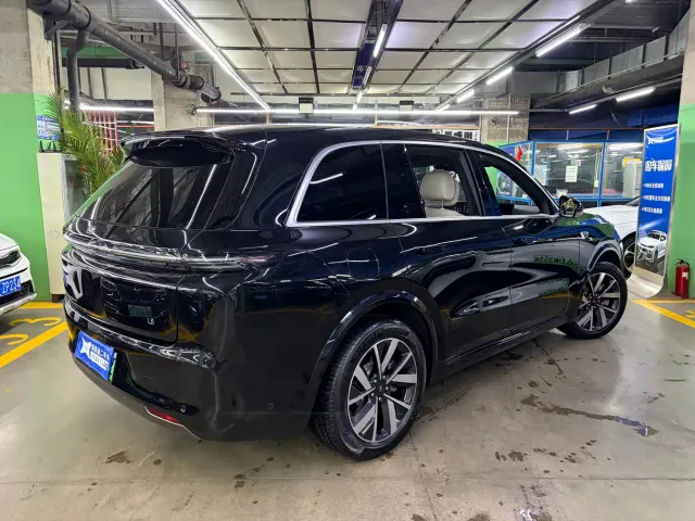 Li Auto L8 — Фото автомобиля 5