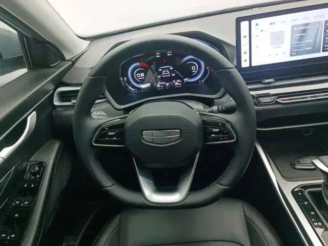 Geely Emgrand — Фото автомобиля 15