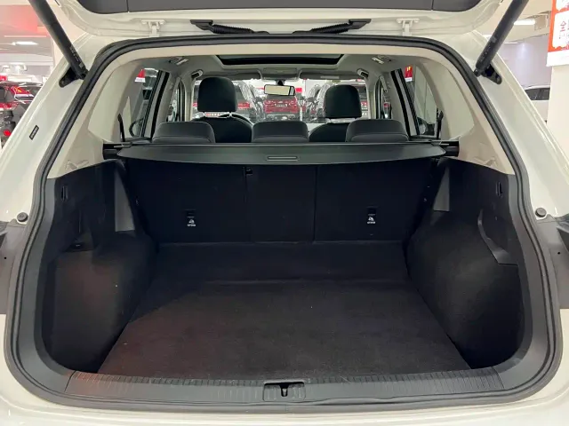 Volkswagen Tiguan L — Фото автомобиля 13